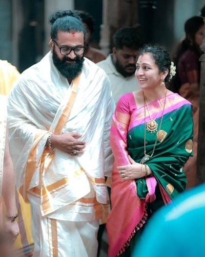 Pragathi Rishab Shetty with her husband Rishab Shetty