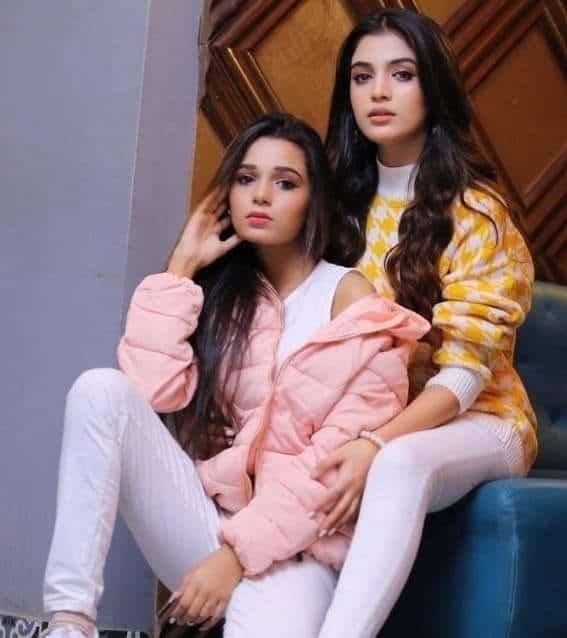 Laiba Khan with her sister