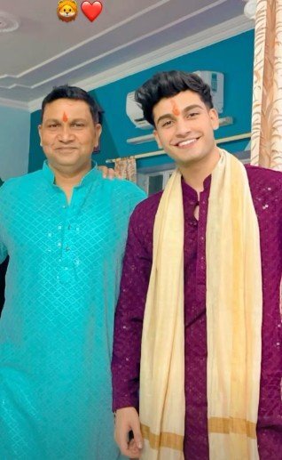 Deeptanshu Saini with his father